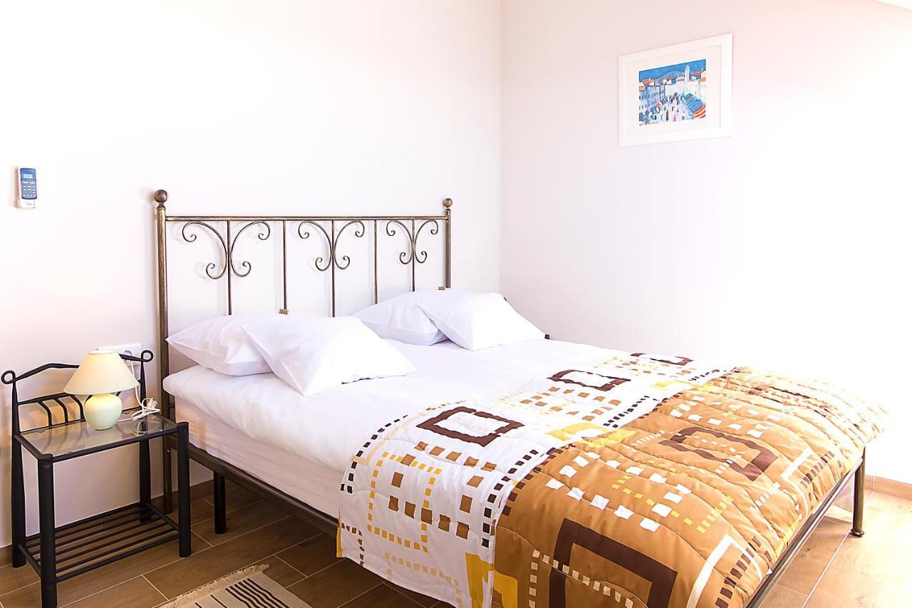 Palace 4 Placa Apartment *